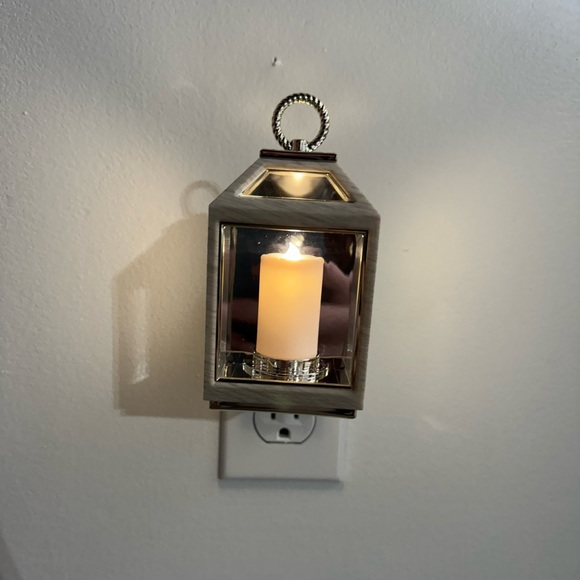 Bath & Body Works Other - Wallflower Nightlight Plug-in Bath and Body Works